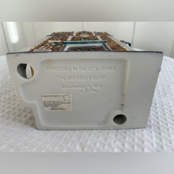 Department 56 “The University Club” - Picture 5 of 8